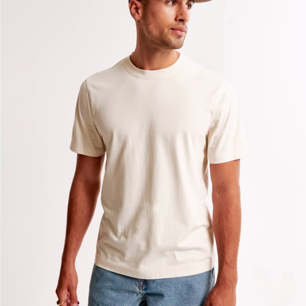 Abercrombie & Fitch Cream Short Sleeve Tee